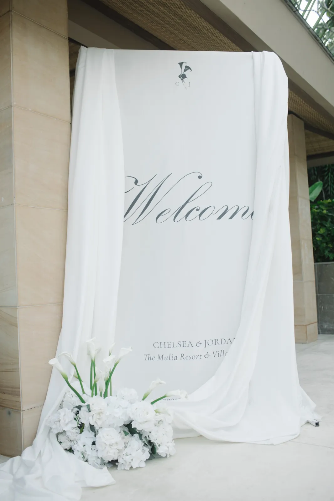 Classic White decoration 1