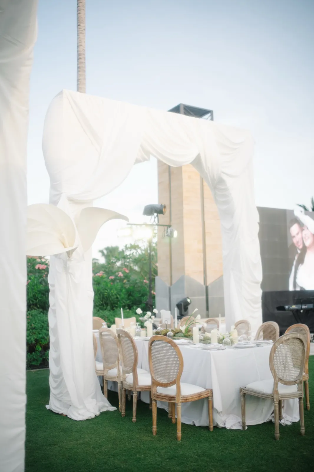 Classic White decoration 4