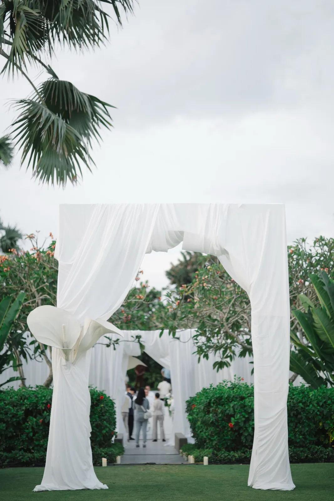 Classic White decoration 7