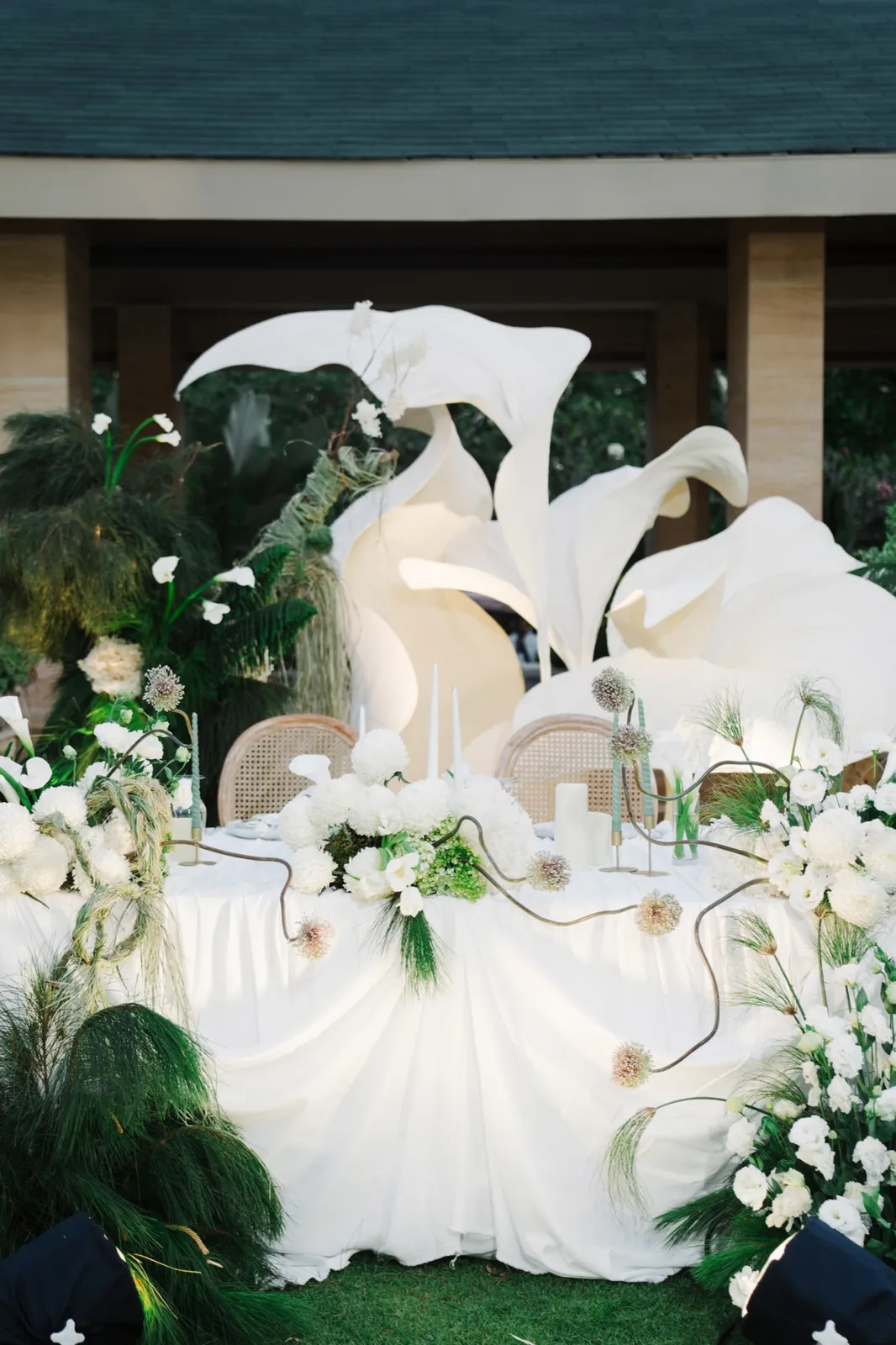 Classic White decoration 13