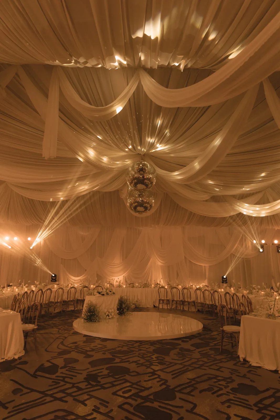 Classic White decoration 33